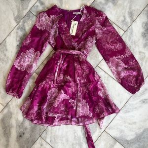 Pretty dress brand new!